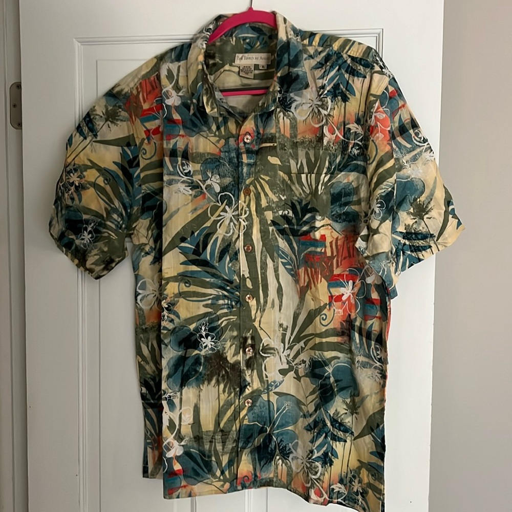 Button down Hawaiian Shirt brand new